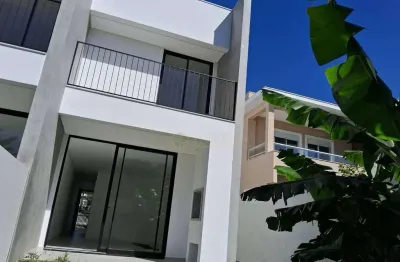 Casa com 3 quartos à venda em florianópolis, varanda com churrasqueira e 2 vagas.