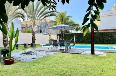 Locação | 330 m², Piscina Privativa, Lareira, 3 quartos e 4 vagas - Jurerê Internacional, Florianópolis.