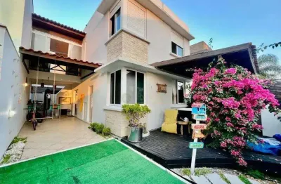 Casa com 3 quartos à venda na Praia do Campeche, Hidromassagem, 127 m² e 2 vagas - Floriannópolis/SC.