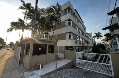 Apartamento com 3 quartos à venda em florianópolis, reformado, semi mobiliado e 1 vaga - bairro agronômica.