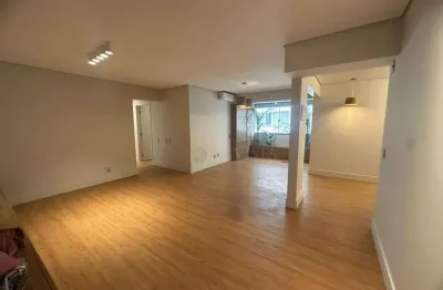 Apartamento com 3 quartos em florianópolis! semi mobiliado, reformado e 2 vagas - rua esteves junior, bairro centro.