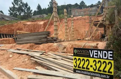 Casa com 2 quartos à venda em São José/SC! Varanda, Novo e 2 vagas de garagem - Bairro Potecas.