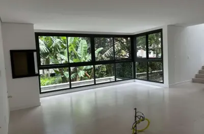 Casa com 3 quartos em florianópolis! churrasqueira e 2 vagas - bairro córrego grande.