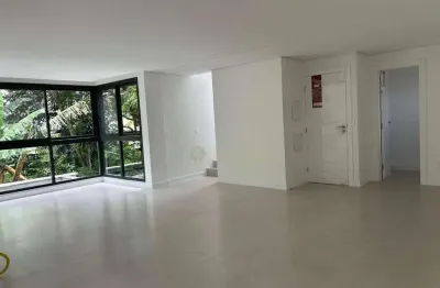 Casa com 3 quartos em florianópolis! churrasqueira e 2 vagas - bairro córrego grande.