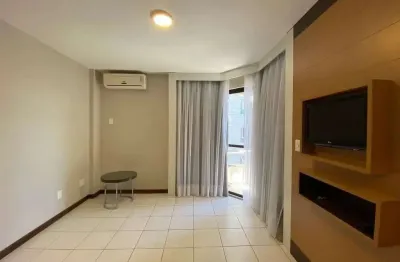 Apartamento mobiliado à venda em florianópolis! sacada, 1 quarto e 1 vaga - bairro centro.