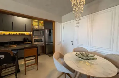 Apartamento com 2 quartos à venda em florianópolis! mobiliado, vista mar e 1 vaga de garagem - bairro estreito.