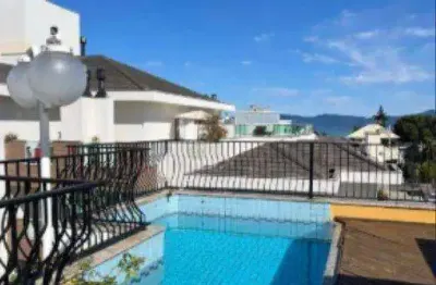 Cobertura com 3 quartos em florianópolis! piscina privativa, churrasqueira e 2 vagas de garagem - praia da cachoeira do bom jesus.