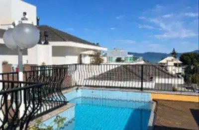 Cobertura com 3 Quartos em Florianópolis! Piscina privativa, Churrasqueira e 2 vagas de garagem - Praia da Cachoeira do Bom Jesus.