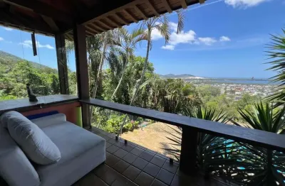 Casa com 4 quartos à venda em florianópolis! piscina privativa, semi mobiliado e 2 vagas - bairro lagoa da conceição.