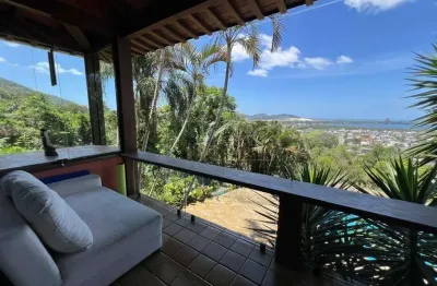 Casa com 4 quartos à venda em Florianópolis! Piscina Privativa, Semi Mobiliado e 2 vagas - Bairro Lagoa da Conceição.