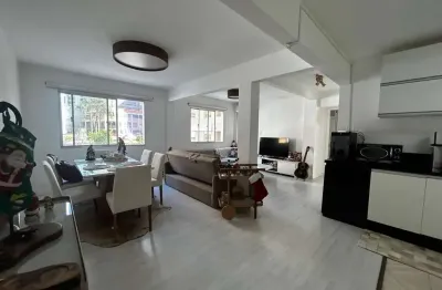 Apartamento com 2 quartos à venda em florianópolis! semi mobiliado e 1 vaga de garagem - bairro centro.