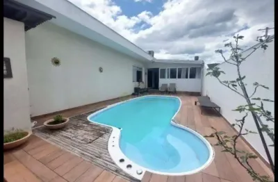 Casa com 5 quartos para alugar na Rua Professor Paulo Roberto Martins, Santa Mônica, Florianópolis