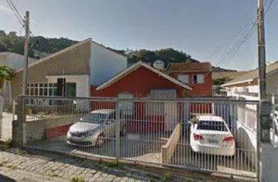 Casa com 3 quartos para alugar na Rua Monsenhor Topp, 166, Centro, Florianópolis