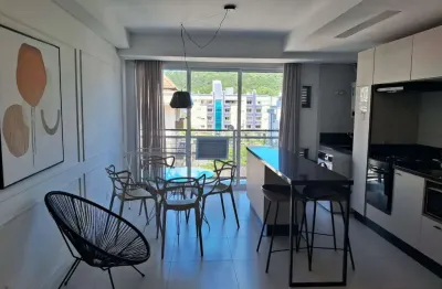 Apartamento com 2 quartos à venda na praia de jurerê, em florianópolis/sc! sacada com vista mar e 1 vaga.