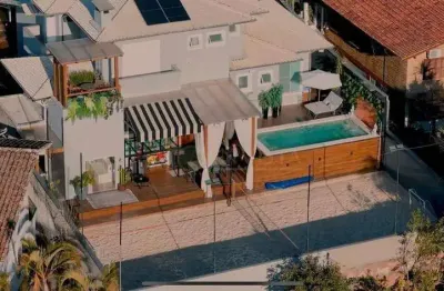 Casa de alto padrão com 3 suítes à venda em florianópolis/sc!