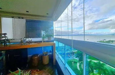 Apartamento na Av. Beira Mar Norte, em Florianópolis/SC - 4 quartos, Vista Mar e 3 vagas.