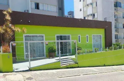 Ponto comercial com 5 salas para alugar na Rua Crispim Mira, 11, Centro, Florianópolis