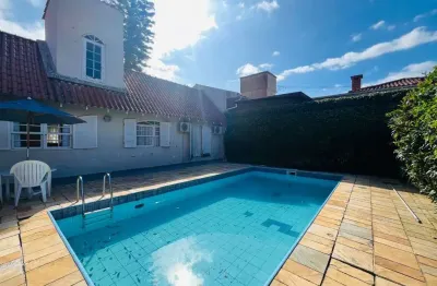Casa com piscina e 3 quartos à venda em Florianópolis/SC - Bairro Córrego Grande, Jardim Anchieta.