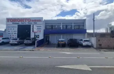 Prédio Comercial com 12 salas e 4 vagas à venda no bairro Kobrasol.