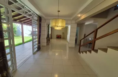 Casa Comercial com 4 quartos para alugar em Florianópolis/SC - Bairro Agronômica.