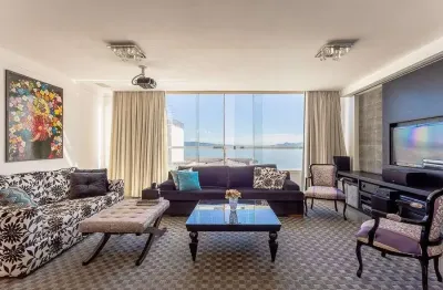 À venda | 158 m², triplex, vista mar, 2 cozinhas, 3 suítes e 2 vagas de garagem - centro, florianópolis/sc.