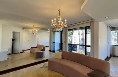 À venda | 120 m², 3 quartos, Semi mobiliado e 2 vagas de garagem - Av. Hercílio Luz, Centro de Florianópolis.