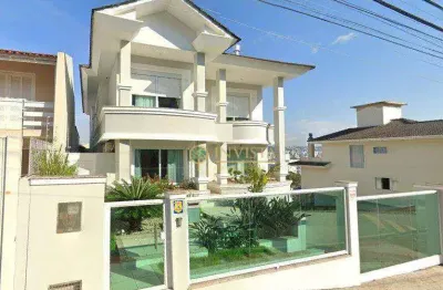 Alto padrão no bairro itaguaçu! piscina, hidromassagem, 4 quartos, vista mar, 505m² e 7 vagas de garagem.