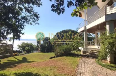 Alto padrão com vista mar, 4 suítes e dependência de empregada.