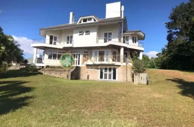 Alto padrão com vista mar, 4 suítes e dependência de empregada.