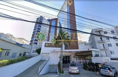 Andar pilotis, 27 vagas de garagem - à  venda em florianópolis!