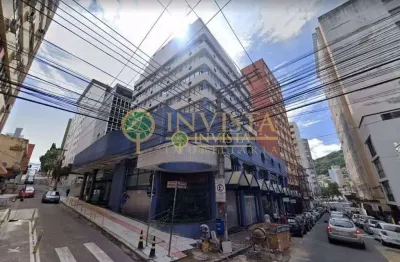 Sala comercial semi mobiliada à venda no centro de florianópolis.