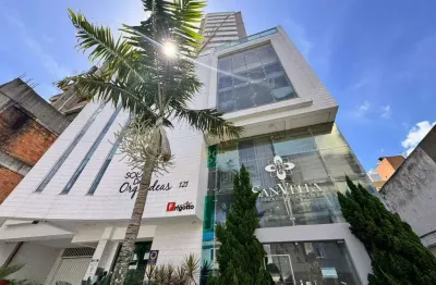 Apartamento mobiliado para locação no centro de itajaí 1 suíte + 2 dormitórios