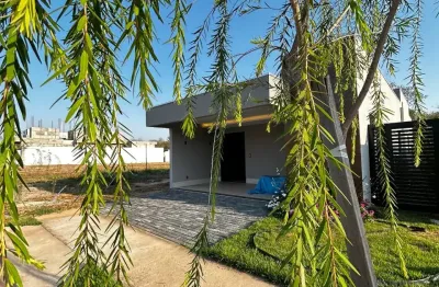 Casa nova e moderna no condomínio florais esmeralda – pronta para morar