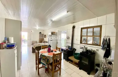 Casa com 3 quartos à venda na Rua Rádio Floresta, 423, Várzea Grande 1º de Maio, Gramado