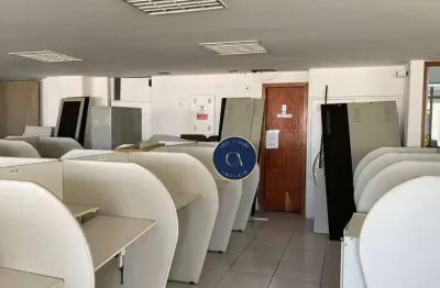 Conjunto comercial para venda no Centro Histórico de São Paulo.