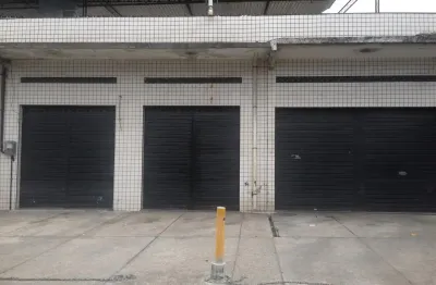 Alugo otima  loja valor 1800  3 depositos ou seguro fiançarocha miranda