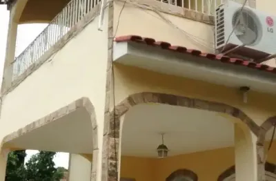 Vendo casarao 4 quartos sendo 4 suite valor 550 mil aceito finciamento bancario ( anchieta)