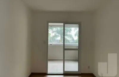 Prédio novo com lazer, apartamento com armários, perto do Metrô e Santa Casa.