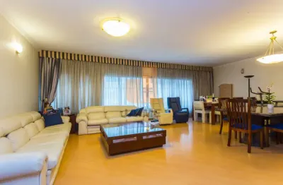 Apartamento com 3 dormitórios ao lado do shopping, assinado por arquiteto adolf franz heep