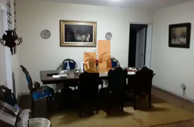 Apartamento padrão com 3 dormitórios sendo 1 suite e 2 vagas.