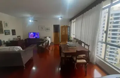 Apartamento com 3 dormitórios, 126 m2 bem distribuídos, bem localizado próximo ao shopping.