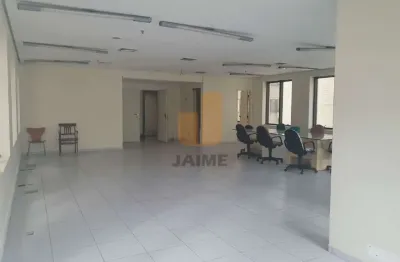 Conjunto comercial com 110 m2 e 1 vaga, próximo ao Mackenzie e à Faculdade Santa Casa