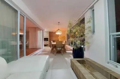 Alto padrão com 3 suítes e 3 vagas, bem distribuídos com 241 m2 - Água Branca