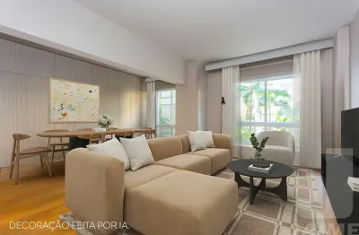 Excelente imóvel, totalmente reformado, planta modificada localizado em área nobre.