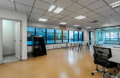Excelente sala comercial de muito fácil acesso ao metrô paulista