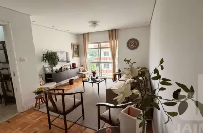 Apartamento 90 m2, reformado com espaços amplos e excelente localização!!!