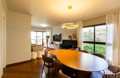 Apartamento de 127m2,com 3 dormitórios sendo 1 suíte. sala ampla. 2 vagas na garagem