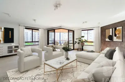 Apartamento de 240 m² com luz natural, planta generosa e privacidade total na melhor região