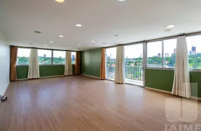 Apartamento 4 dormitorios sendo 1 suites, 3 banheiros sala 2 ambientes 3 vagas. prédio possui lazer.