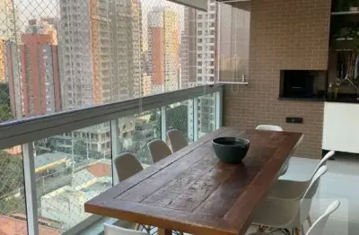 Apartamento amplo com 3 suítes e ar-condicionado em rua valorizada da perdizes
